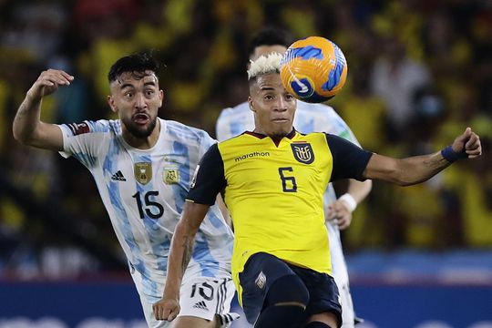 Oranje-tegenstander Ecuador zette misschien niet-speelgerechtigde rechtsback in