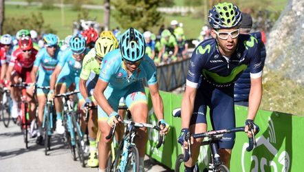 Knecht van Valverde valt uit de Giro door gebroken sleutelbeen