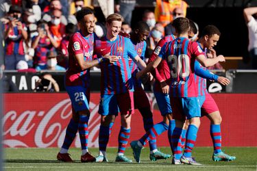 🎥 | Frenkie de Jong en Aubameyang laten zich zien in heerlijke 1e helft van Valencia-Barcelona