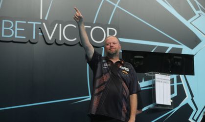 Van Barneveld moet nog flink wat prijzengeld bij elkaar gooien voor deelname World Matchplay