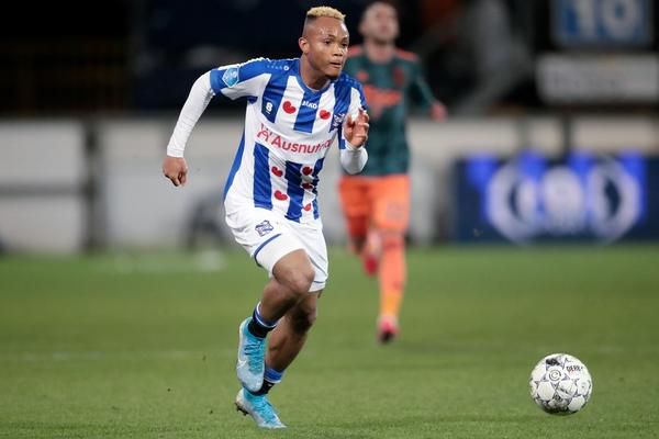 Heerenveen vangt dik bedrag voor Ejuke, meteen in top-3 duurste transfers ooit