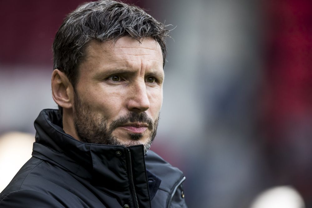 Van Bommel vindt PSV steeds beter worden: 'Dat gaat snel'