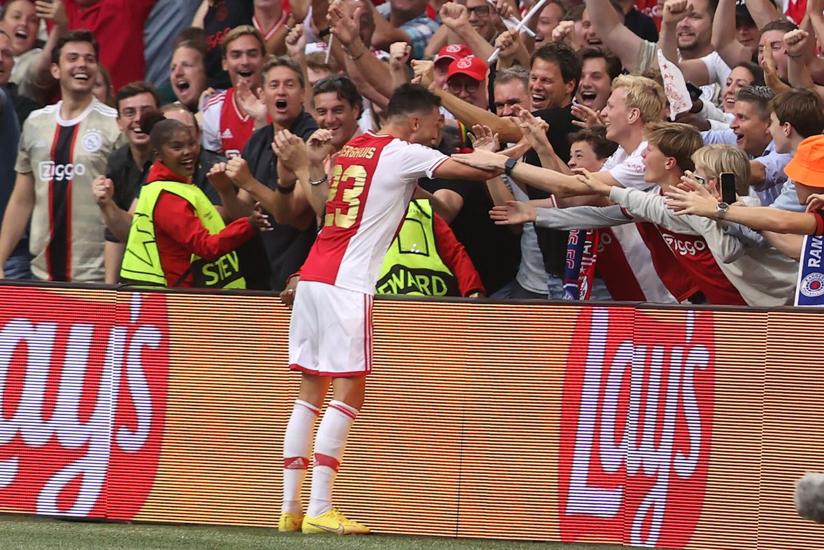 Twitter lacht PSV'ers uit tijdens Ajax - Rangers: 'Hoe kijken zij hiernaar?'