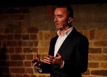 Williams stuurt dramatisch presterende Lowe voorlopig naar huis