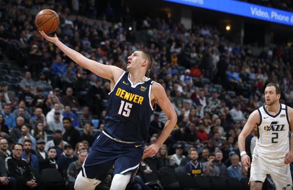 Basketballer Jokic besmet met coronavirus, Servische media leggen link met Djokovic