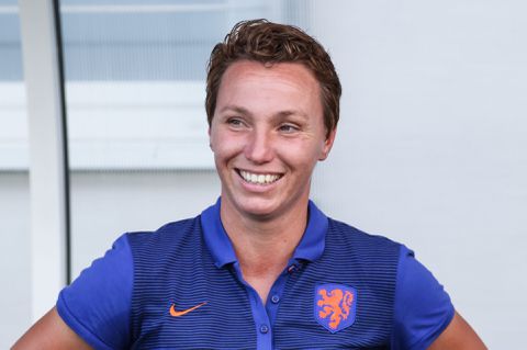 Feyenoord Vrouwen plukt assistent-bondscoach Jessica Torny weg bij de Leeuwinnen