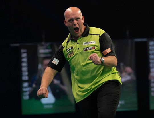 Michael van Gerwen moet er vanavond meteen staan in het vervolg van de Premier League of Darts