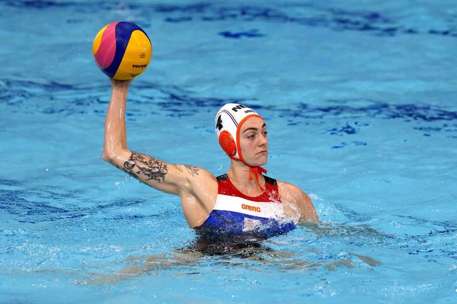 Monsterscore! Nederlandse waterpolosters starten het EK heerlijk