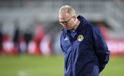 Schotse bondscoach McLeish de laan uitgestuurd