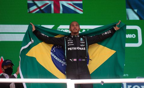 Hamilton kwam van ver in Brazilië: hij won maar 1 keer vanaf lager dan P10