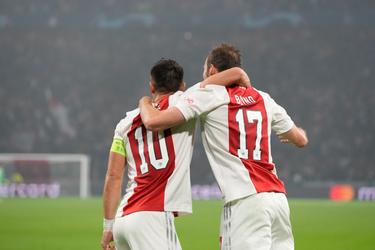 🎥 | Daley Blind verdubbelt de marge tegen Dortmund met heerlijke knal