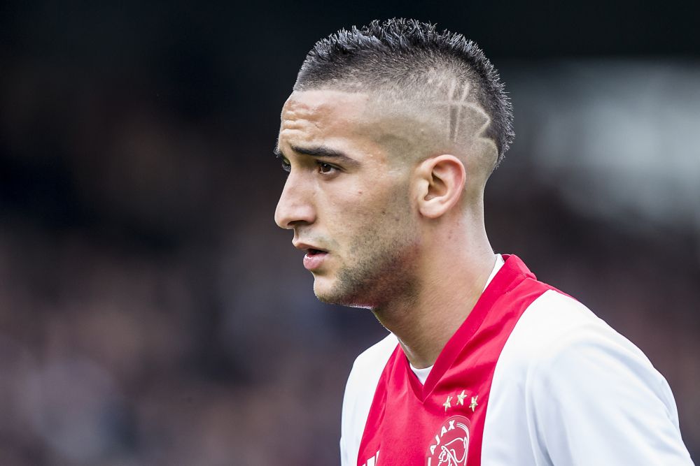 Gemankeerd Ajax wint niet van PEC Zwolle in oefenpotje (video)