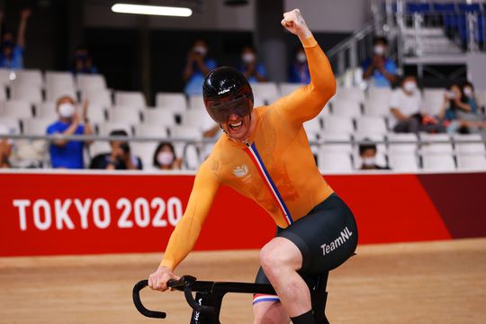 Gouden sprinter Roy van den Berg jubelt: 'Godverdomme, wat ben ik trots op iedereen'