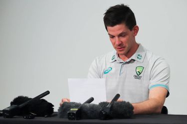 Cricketheld stapt op na versturen van seks-sms'jes