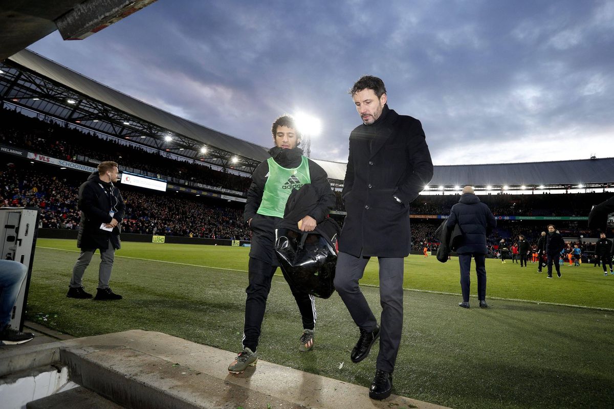 Supportersvereniging PSV over ontslag Van Bommel: 'Hij is een held van de club'