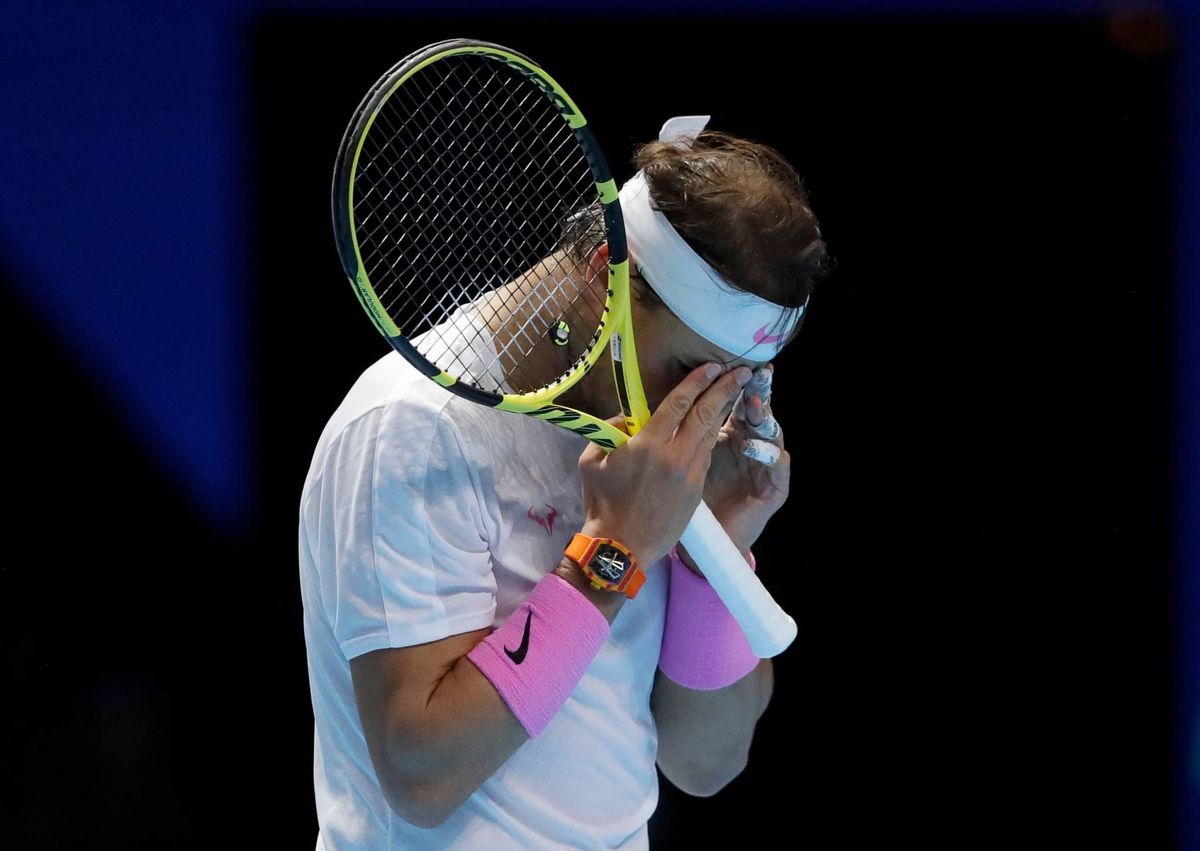 Nadal houdt door zieke comeback zicht op finale ATP Finals