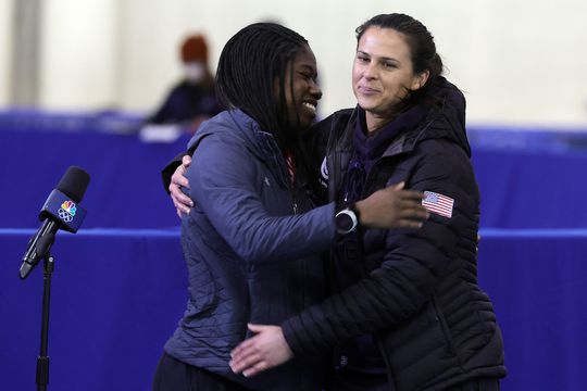 Best friends forever! Erin Jackson krijgt olympisch ticket cadeau van Brittany Bowe