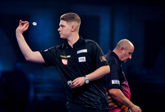 🎥 | 22-jarige Kurz maakt gehakt van oudgediende Wilson