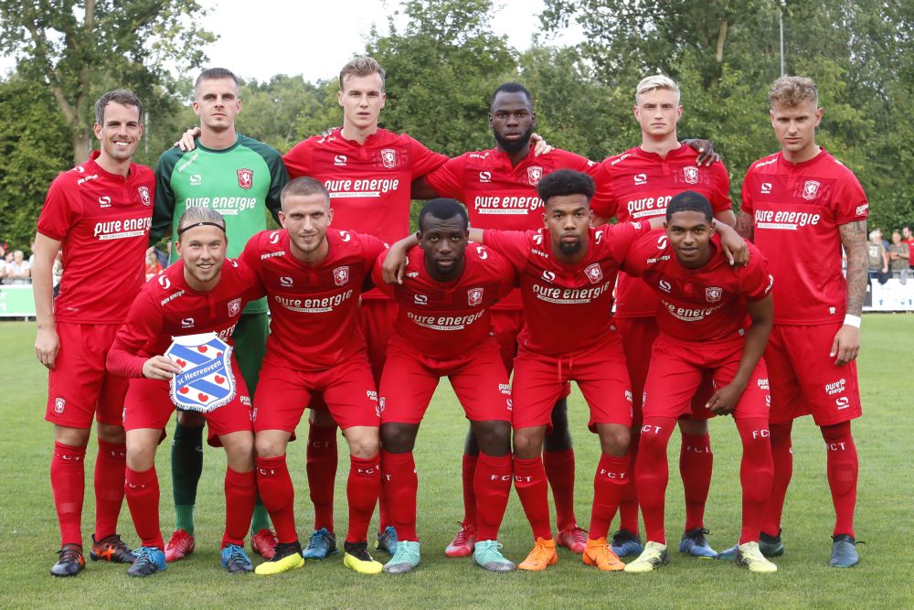 'FC Twente begint avontuur in de Keuken Kampioen Divisie met 8 nieuwe spelers in de basis'