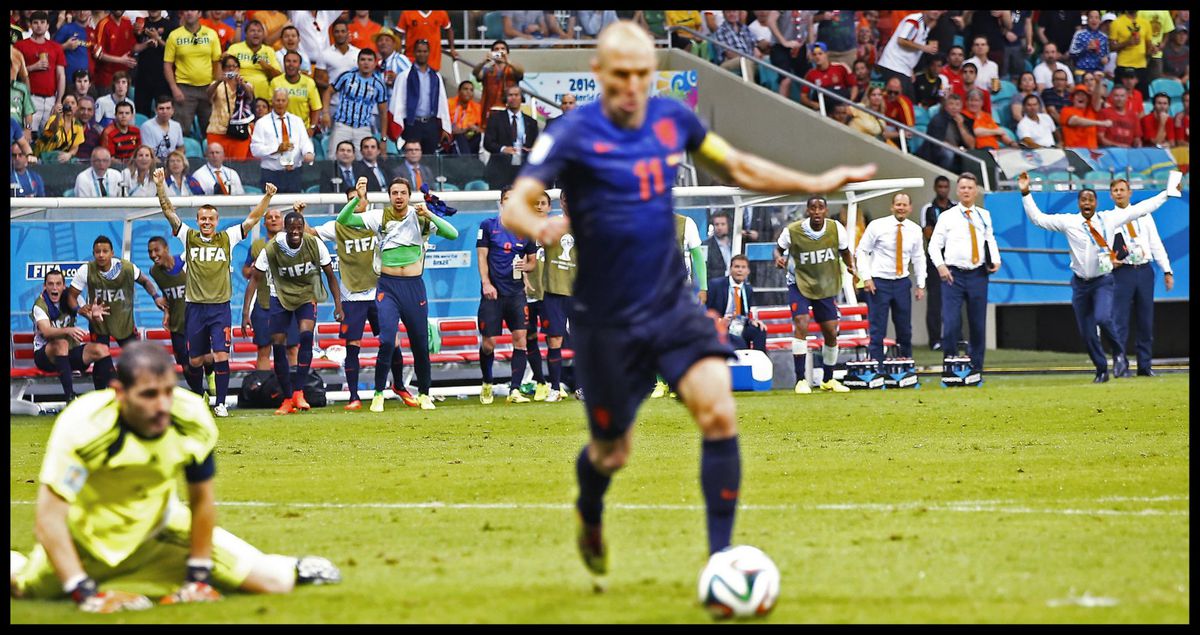 Het verhaal achter dé iconische WK-foto van Robben