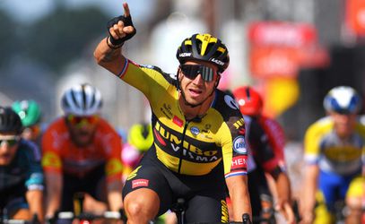 🎥 | Dylan Groenewegen sprint naar tweede zege in Wallonië: 'Had dit niet verwacht'
