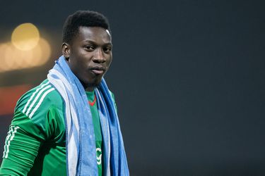 Kameroense bondscoach stuurt Ajax-keeper Onana naar huis