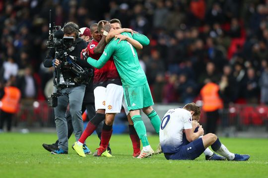 Hier de samenvatting van Spurs tegen ManU, vol bizarre reddingen van De Gea (video)