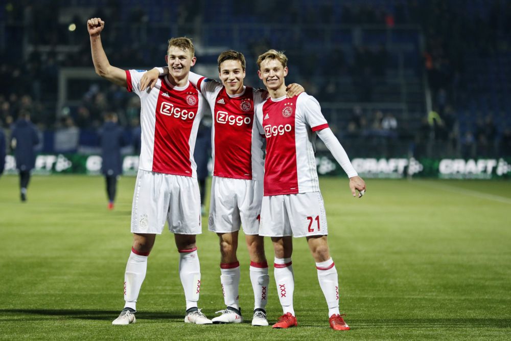 Ajax en PSV gaan met jongste selecties de Champions League in