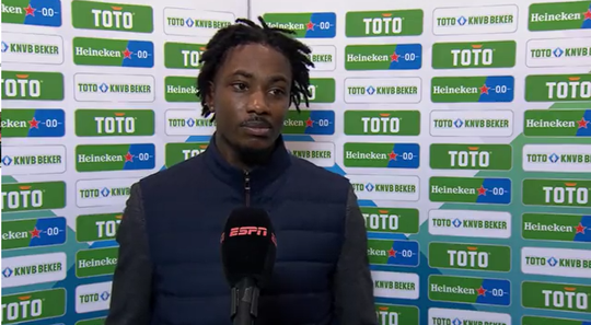 🎥 | Elia dolt met verslaggever nadat Gemert-speler zijn shirtje wilde: 'Ik ga niet betalen voor hem!'