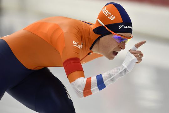 Hoppa! Wüst verplettert baanrecord op 1500 meter en pakt goud op WK