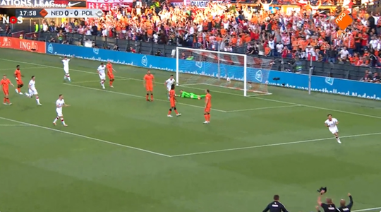 🎥 | Polen binnen 20 minuten op voorsprong in De Kuip: Matty Cash scoort tegen Oranje