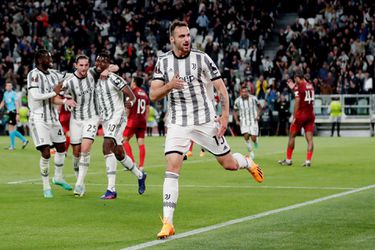 Juventus voorkomt diep in blessuretijd nederlaag tegen Europa League-koning Sevilla