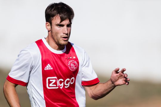 Ten Hag selecteert 19 spelers voor Ajax-Feyenoord