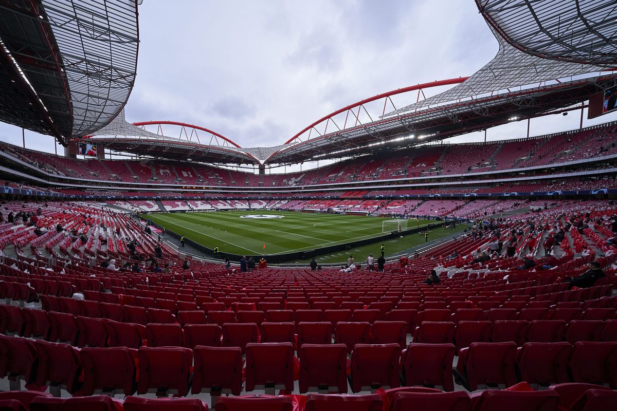 Hier kijk je naar het Champions League-duel tussen Benfica en Liverpool