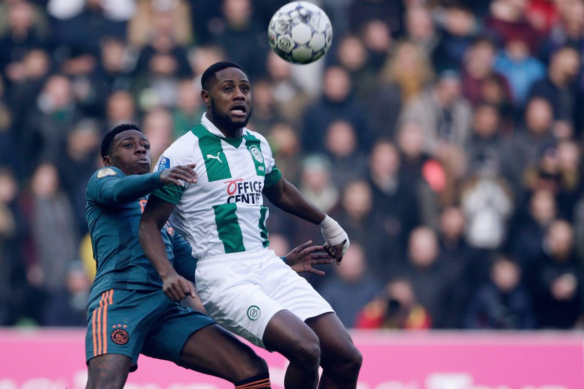 🎥 | Kaj Sierhuis na uitfluiten Groningen-speler Ajdin Hrustic: 'Keer je nooit tegen je eigen spelers!'