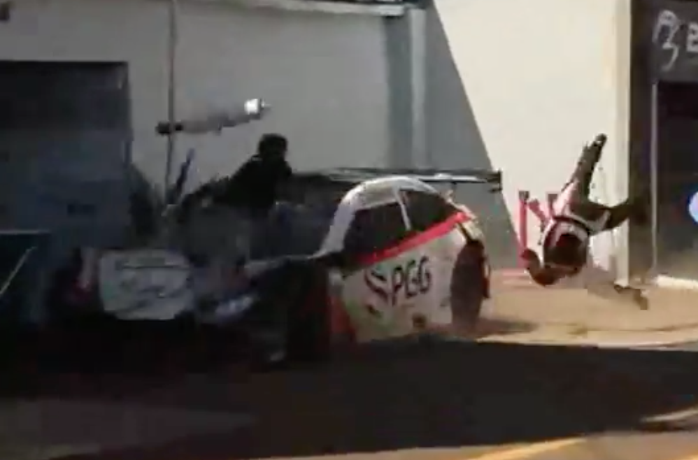 3 monteurs de lucht in getorpedeerd na aanrijding tijdens Braziliaanse autowedstrijd (video)