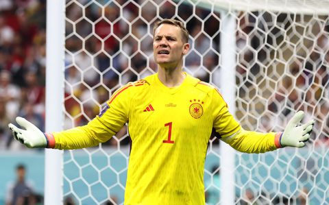 Neuer wordt gefileerd na slechte optredens op het WK: 'Hebben we de val van Der Titan gezien?'