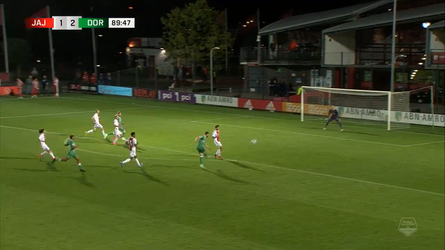 🎥 | Dordrecht wint in slotfase van Jong Ajax door deze harde pegel