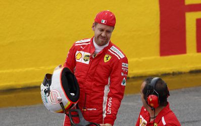 Vettel vindt botsing sneu voor Bottas: 'Maar ik kon geen kant op' (video)