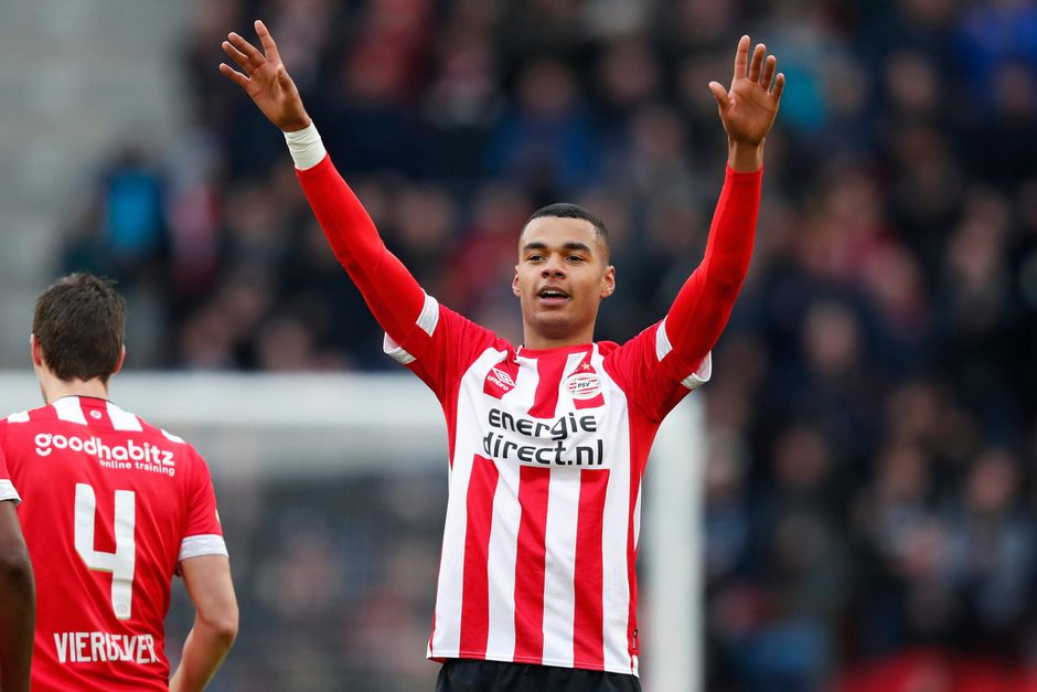 Gakpo pas 6e Eindhovenaar in shirt van PSV sinds 2000