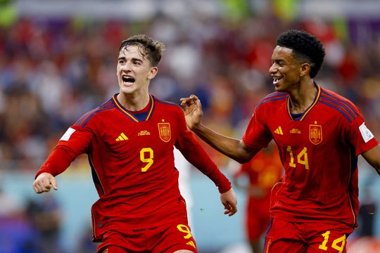 Tiki taka 2.0: verjongd Spanje tikt arm Costa Rica compleet ondersteboven