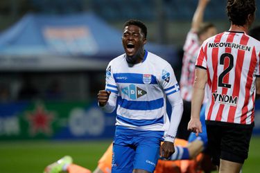 🎥 | PEC Zwolle is EINDELIJK van de 0 af: Redan scoort eerste goal van het seizoen