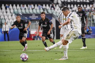 🎥 | Memphis maakt hands en veroorzaakt penalty voor Juventus: Ronaldo scoort