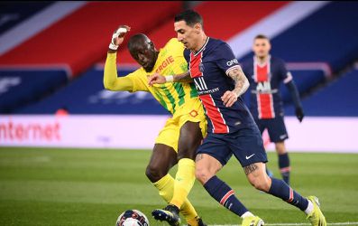 Familieleden van PSG-spelers TIJDENS wedstrijd tegen Nantes gegijzeld: directeur laat Di Maria wisselen