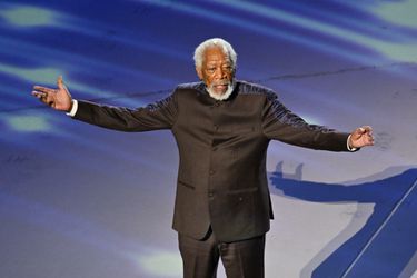 Best gek: acteur Morgan Freeman in Qatars openingsfeestje, terwijl hij WK naar VS wilde halen