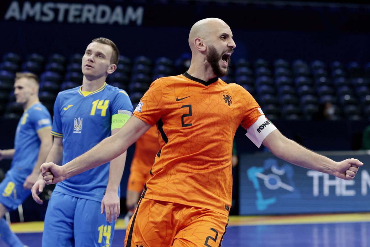 Zaalvoetballer Oualid Saadouni vindt EK-zege Oranje verdiend: 'Dit is een droomstart!'