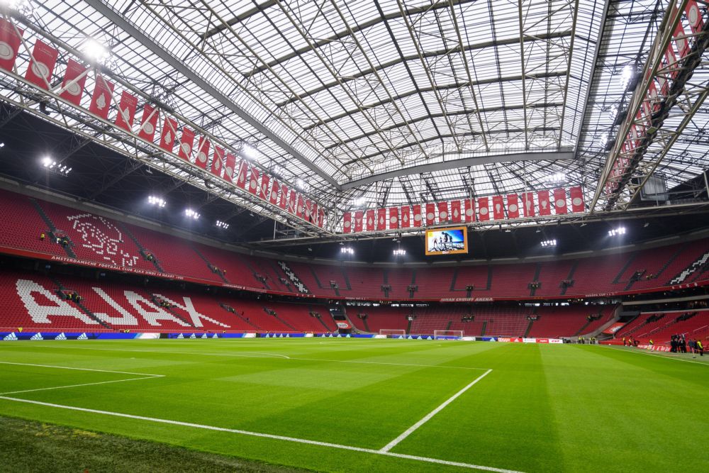 Opletten: open dag Ajax start later dan gepland door onweer