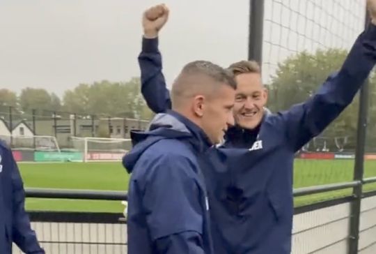 🎥 | LOL! Hakballetje van Linssen valt buiten de prijzen bij Feyenoord: 'Een schande!'