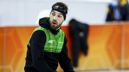 Kjeld Nuis raakt geblesseerd op NK sprint: 'Dit is echt heel zuur'