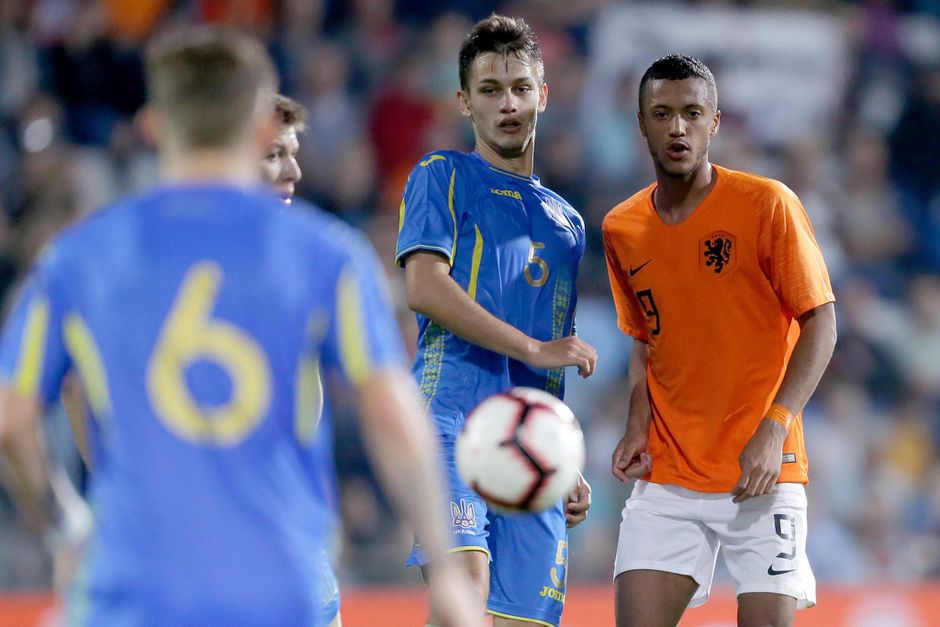 'Zivkovic vertrekt via een of andere achterdeur bij Oostende richting China'